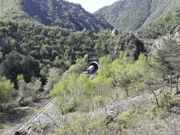 Тунелът при Кресна ще е скъп и опасен