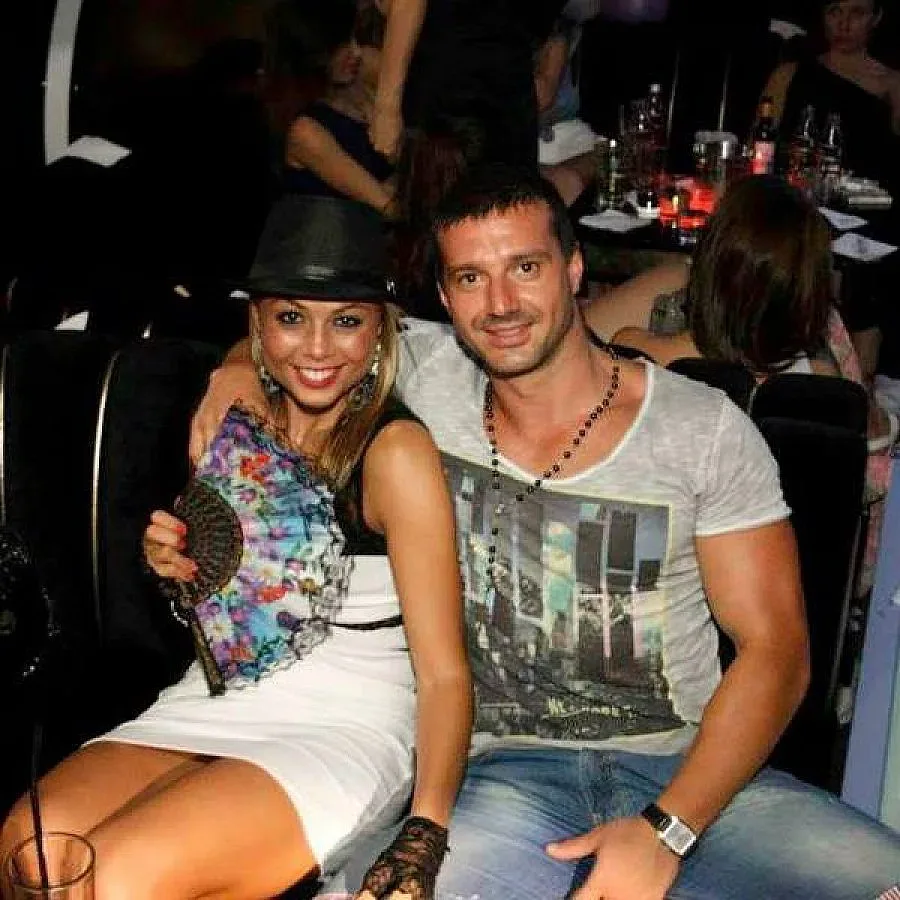 Валя отвлечена за бяла робиня, твърди майка й