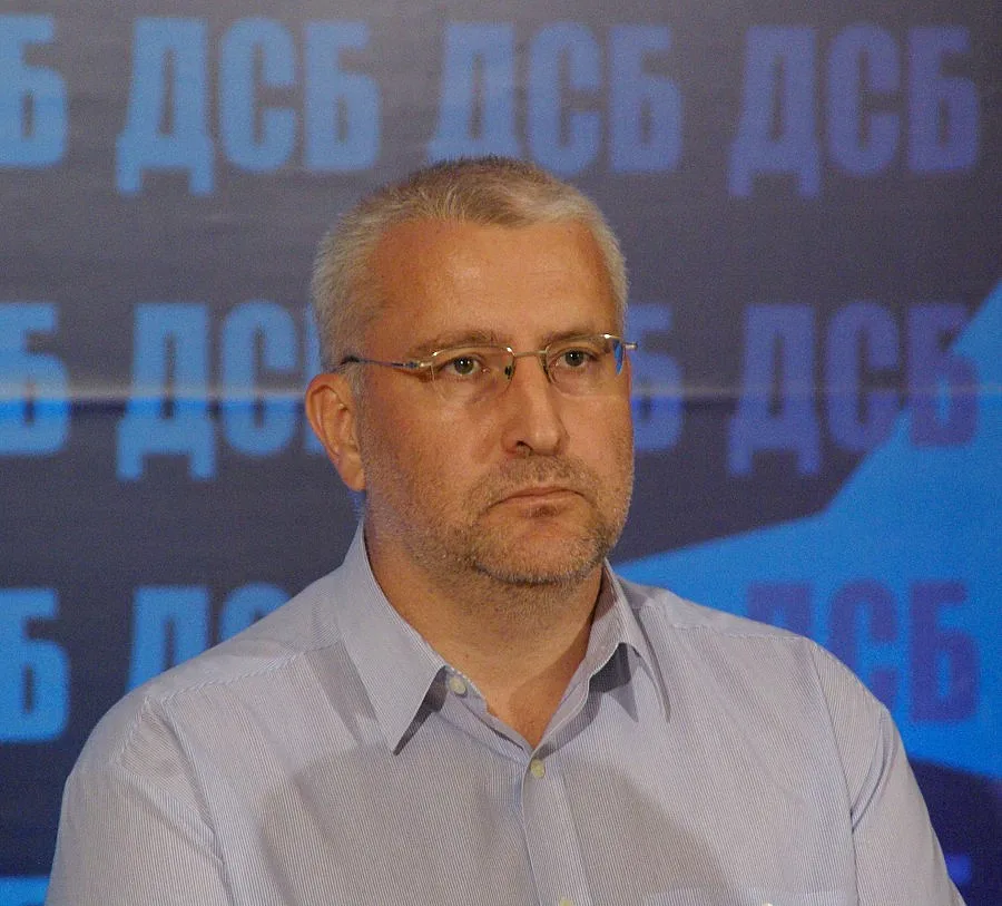 Сблъсъкът е "за" и "против" ЕС, а не дясно и ляво