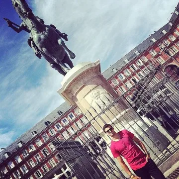 Гришо разпуска с Маша в Мадрид