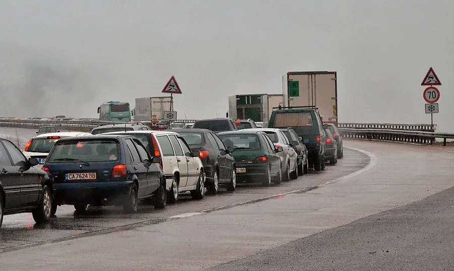 3000 катаджии дебнат на пътя