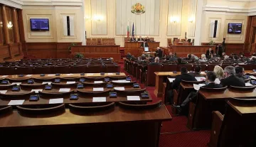 Парламентът отхвърли ветото на президента за земите