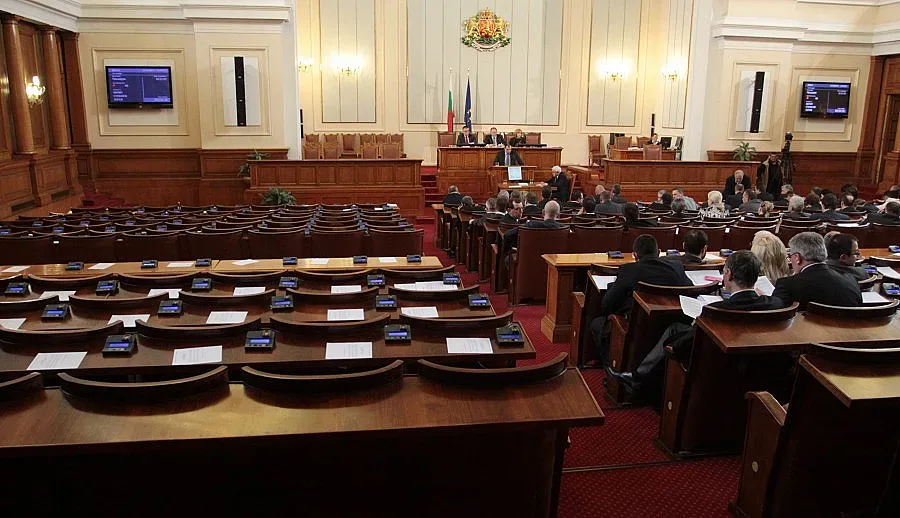 Парламентът отхвърли ветото на президента за земите