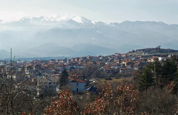 Нашенци и гърци пълнят Огняново за Гергьовден