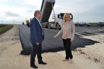 Терзиева: Строителството на АМ „Хемус" не е замразено