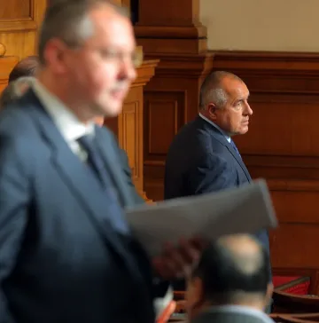 Бойко гони Сергей в обиколки из страната