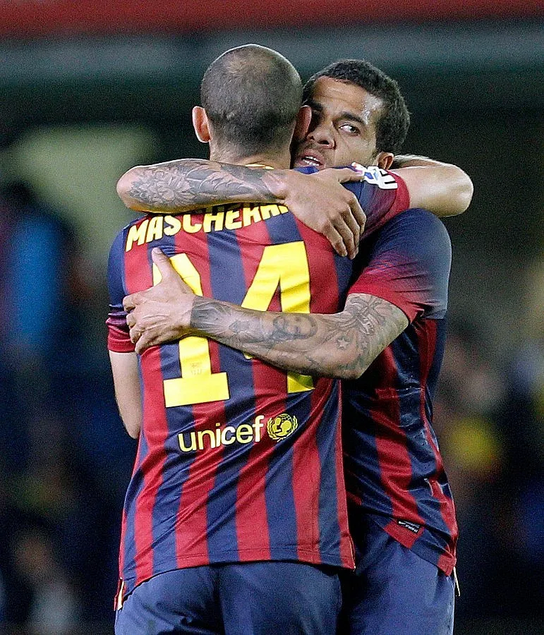 Звезди атакуват расизма с банани