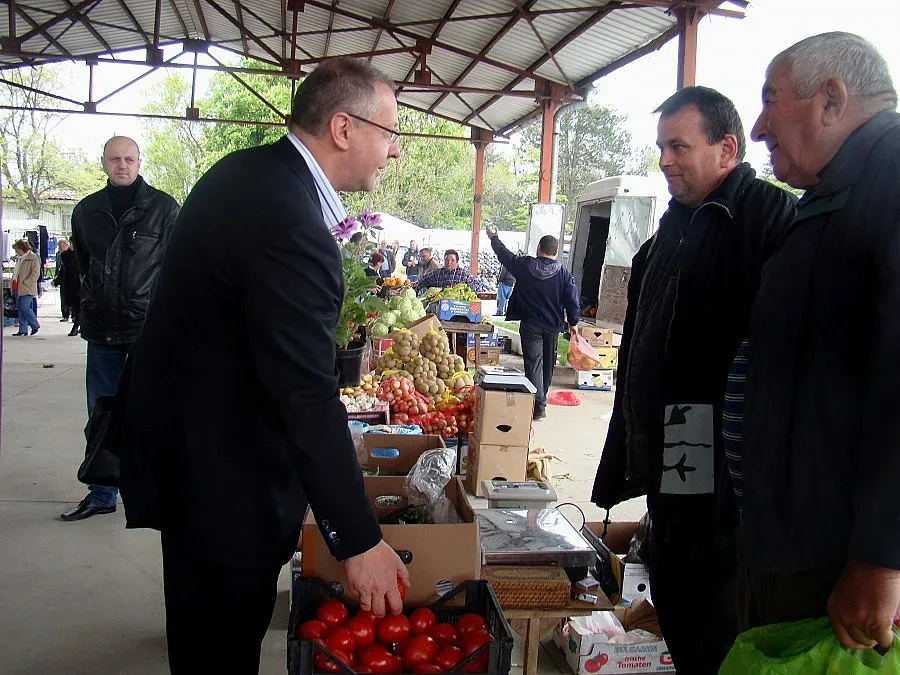 Сергей Станишев откри пазарния ден в Антоново