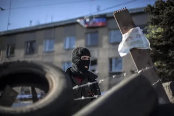 Още две сгради превзети в Донецк