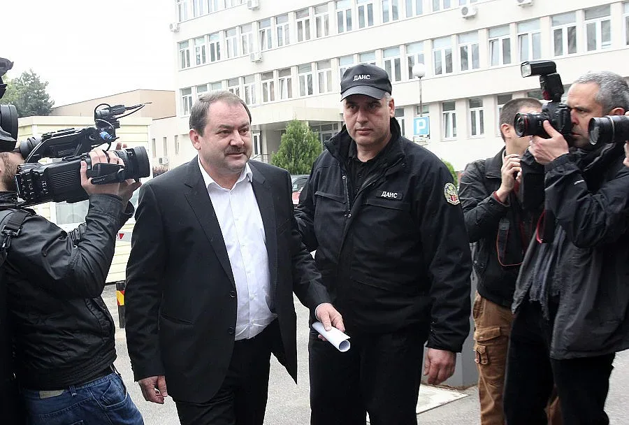 Пенгезов е обвинен в длъжностно присвояване