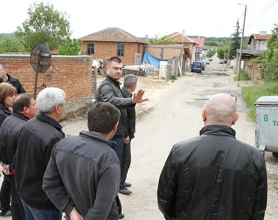 Бареков загрижен за българите в Македония