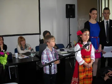 Гурбетчии ще учат български в нета