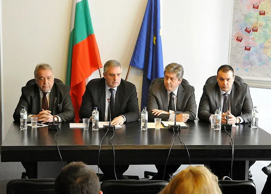 АБВ с 13 разлики от другите партии