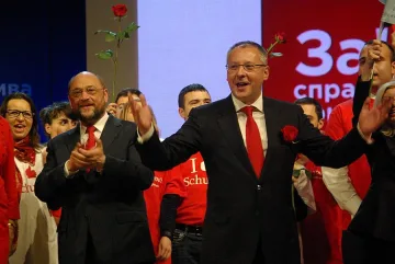 Станишев към десните:  Извинете се на Шулц