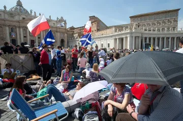 25 метра флаг за българските папи