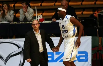 "Левски" би "Балкан", Тити Папазов беснее