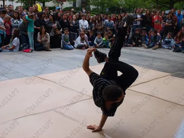 Десетки танцуваха на брейк денс фестивал