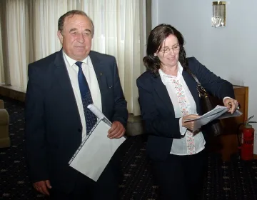 Държавата плаща за студентски бригади
