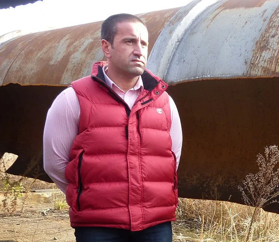 Пребиха с метални тръби "калинката" Харизанов