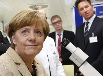 Меркел смъмри Путин