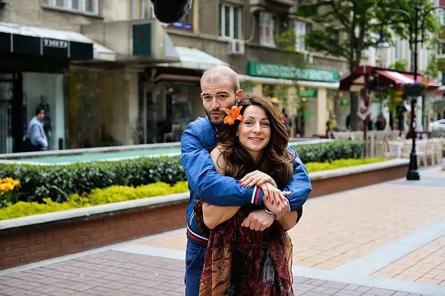 Бунт срещу изгонването на Сани от Денсинг старс