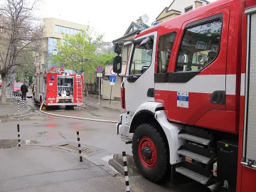 Пожар изпепели барака и част от къща в курорта Банско