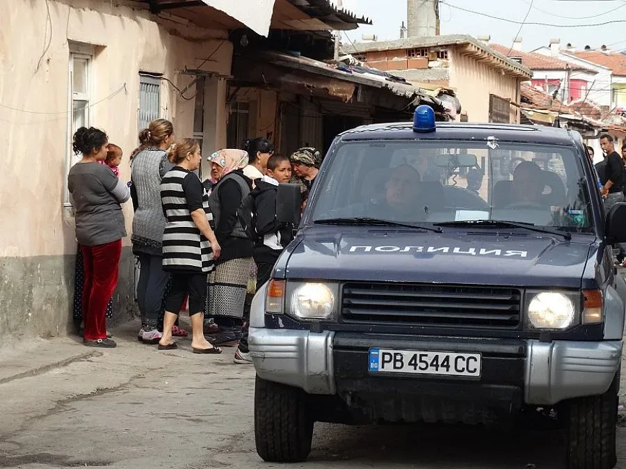 Жандармерия събаря сгради в Столипиново
