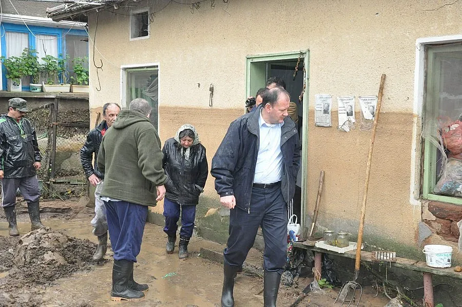 Председателят на парламента посети наводнените села във Видинско