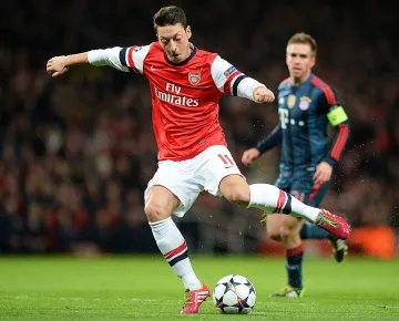 "Барса" иска да мине тънко с Йозил