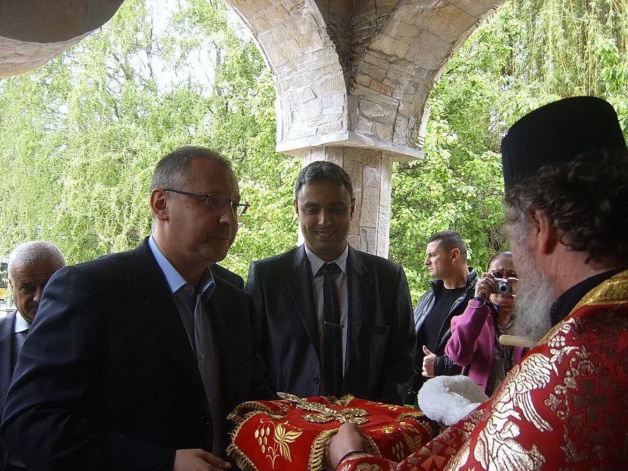 4000 аплодират Сергей и Шулц