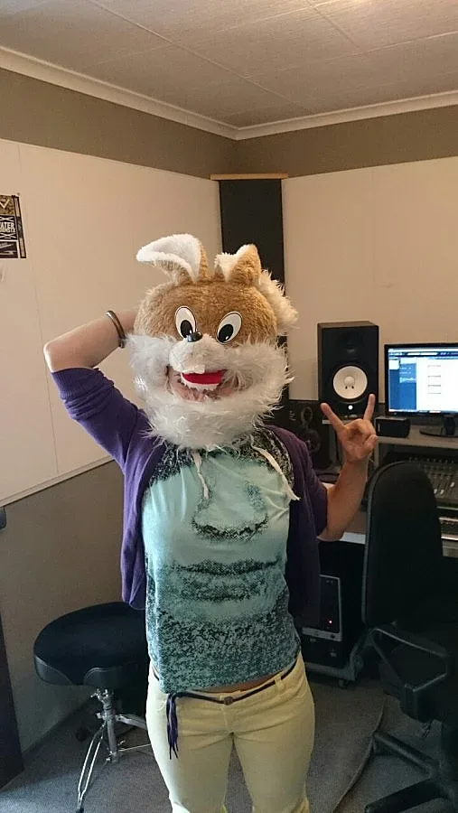 Авторска музика и заек в първия български концерт в Youtube