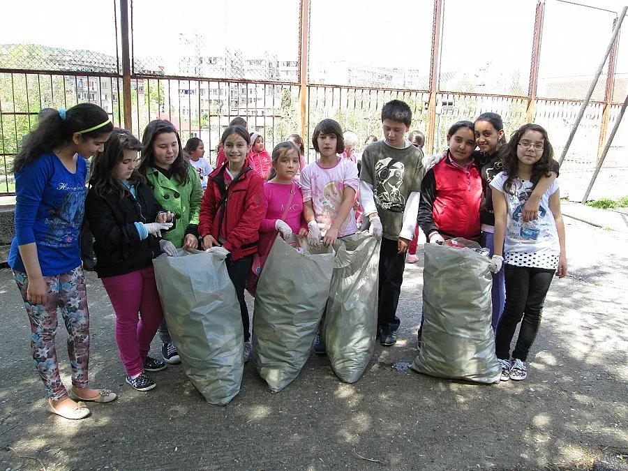 Кърджалийски ученици с екоакция по случай Деня на Земята