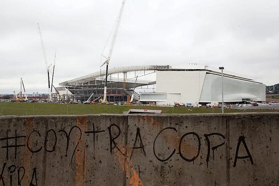 Бунтовете в Рио де Жанейро не стихват, има жервти