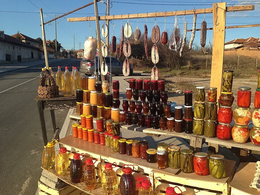 Сирене и суджук направо от фермата