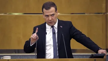 Медведев обяви санкции срещу Visa и Mastercard