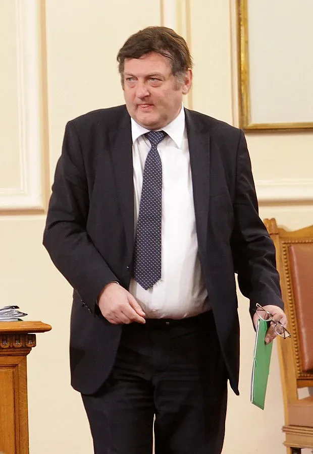 Прокуратурата проверява Данов