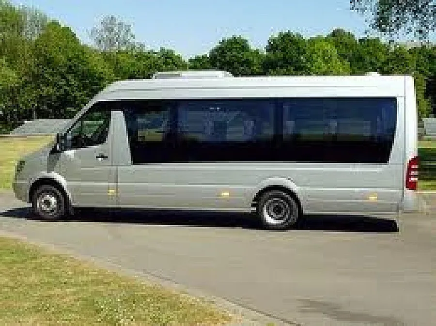 Туроператори в битка за гергьовденски бусове