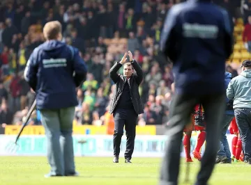 Атакуваха с Роджърс с бухалка