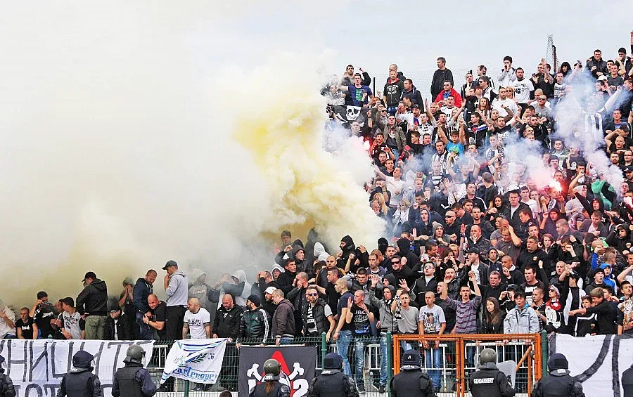 Бой с лед в дискотека