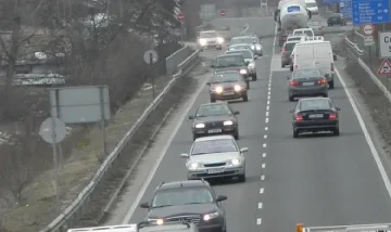 Засилен трафик по пътищата се очаква днес 