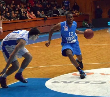 „Левски” победи като гост „Лукойл Академик”