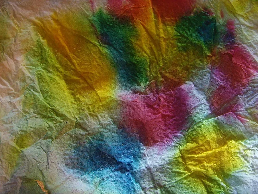 Боядисайте яйцата със салфетка