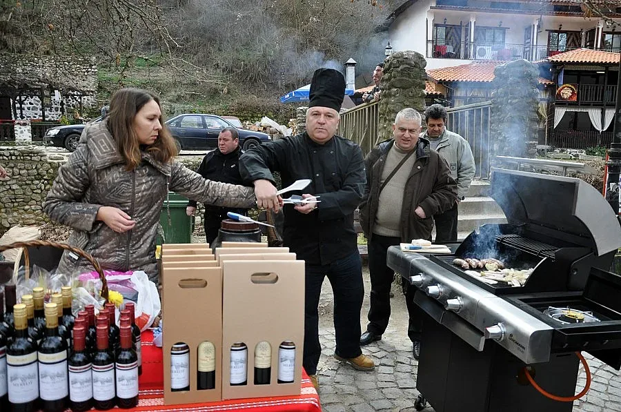 Нашенци, гърци и руснаци напълниха Сандански за Великден