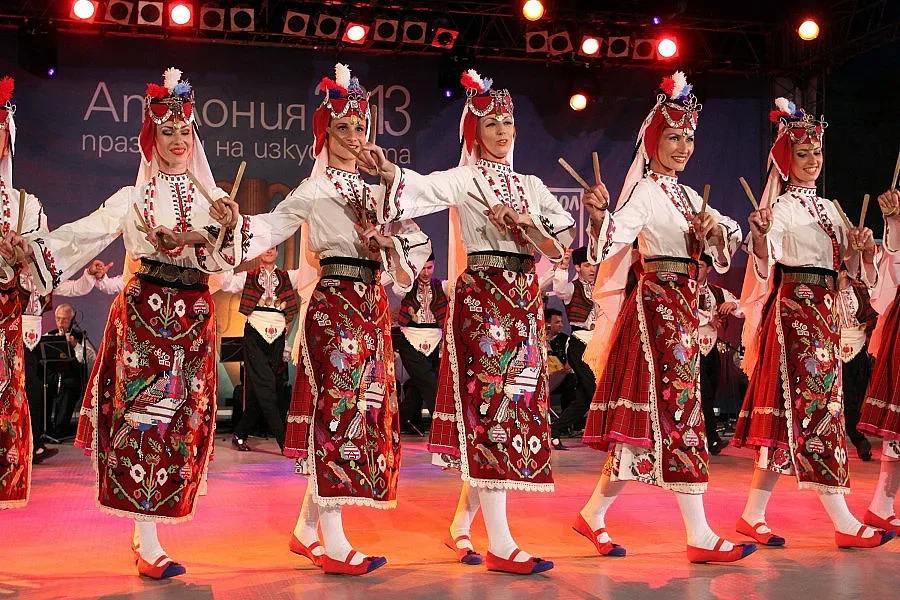 Фолклорна буря в НДК