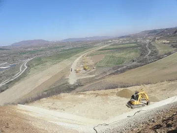 Строители не искат тунела на "Струма"