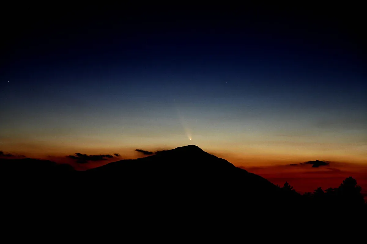 19:40 часа днес! Ще видим нещо в небето, което се случва веднъж на 80 000 години