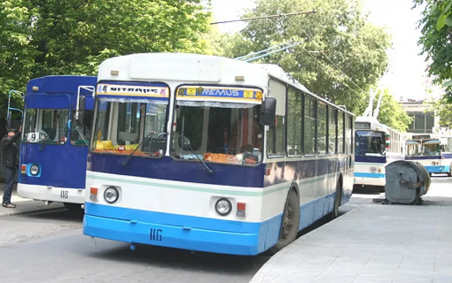 Шофьор на тролей плени крадец с голи ръце 