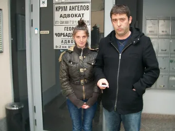 Депутатът Страхил Ангелов помага на Любомира за кредита