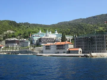 Манастир се опъна на Путин