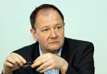 Няма нужда да се пипа конституцията